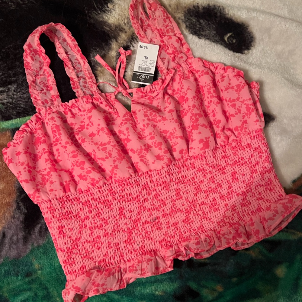 Size XL Rue 21 brand stretchy cropped top blouse